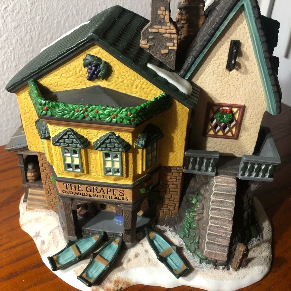 Dept 56 Dickens Village, “The Grapes Inn”, 5th Edition, 1996